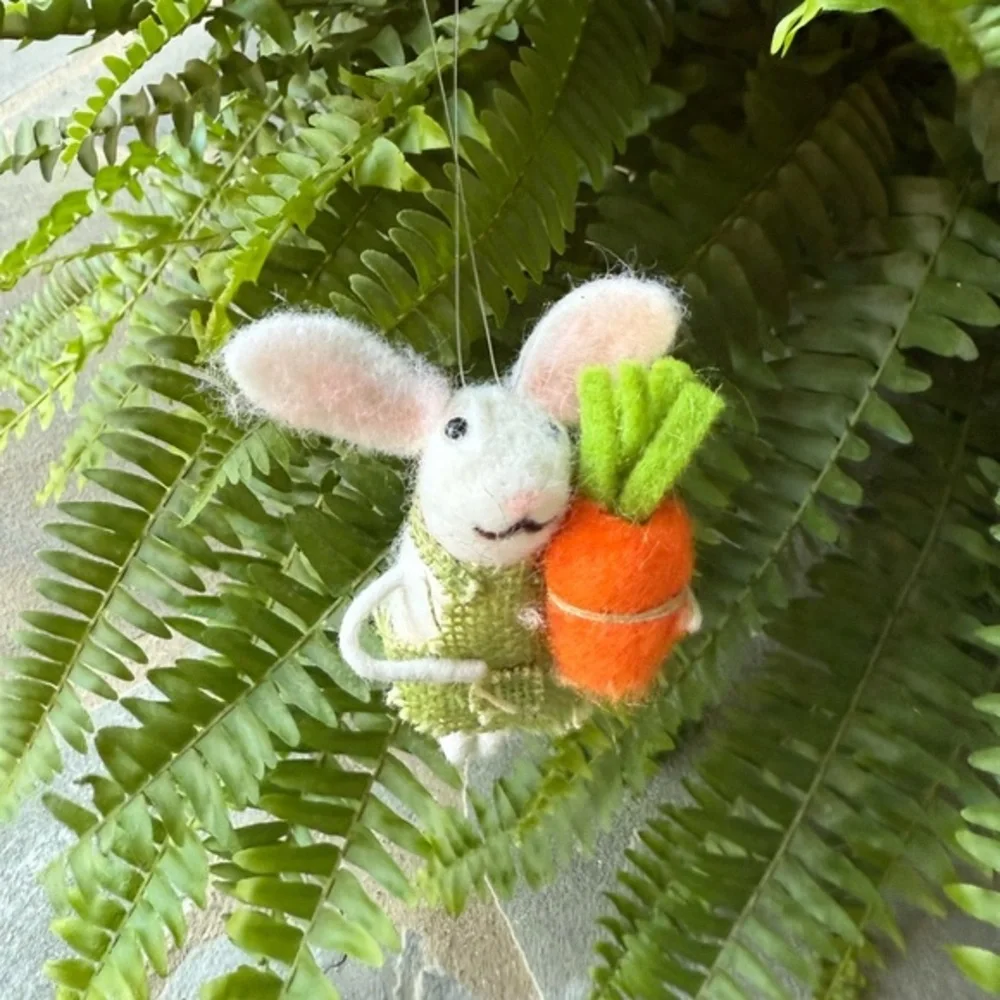 New🌟Anthropologie-Felt Springtime Bunnies